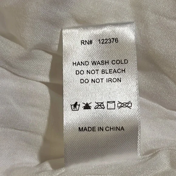 Mustard Seed-adorable, white eyelet top - size M - Picture 9 of 9